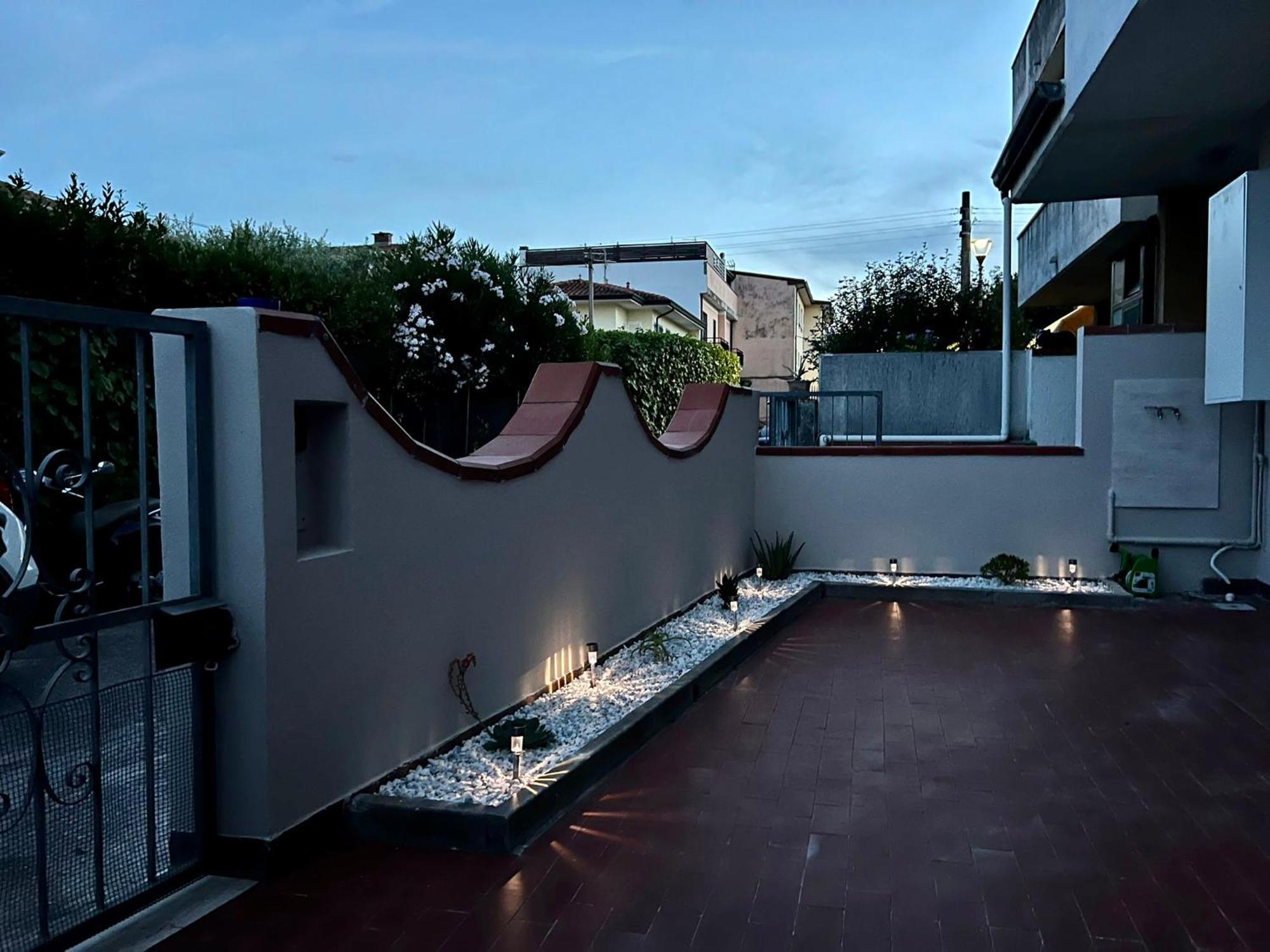 Appartamento Sunflower Viareggio Exteriör bild